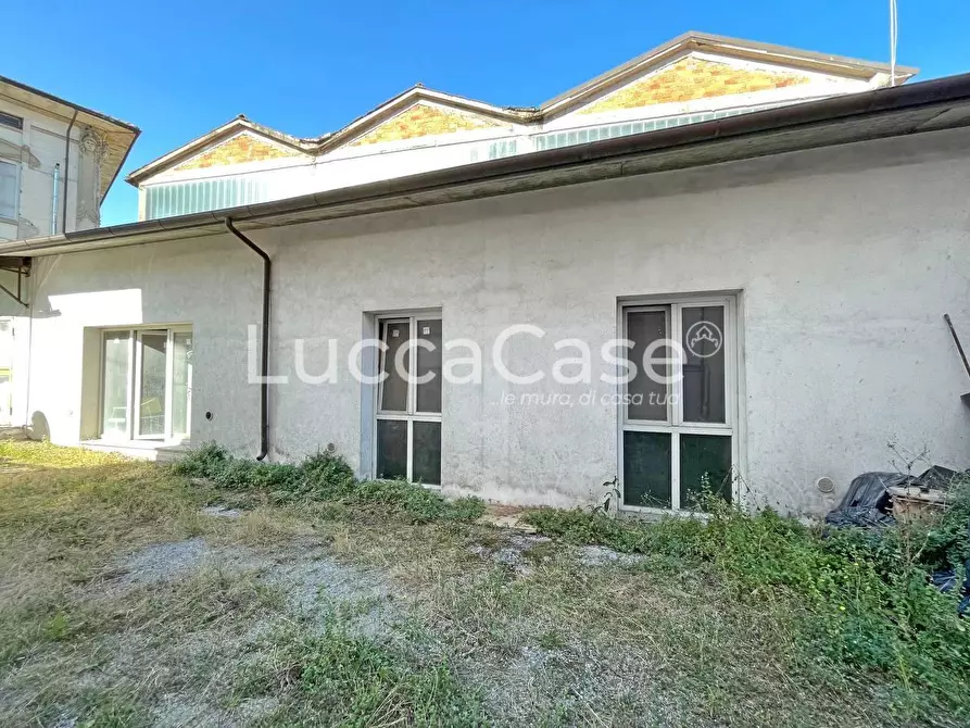 Immagine 24 di Casa indipendente in vendita  a Lucca