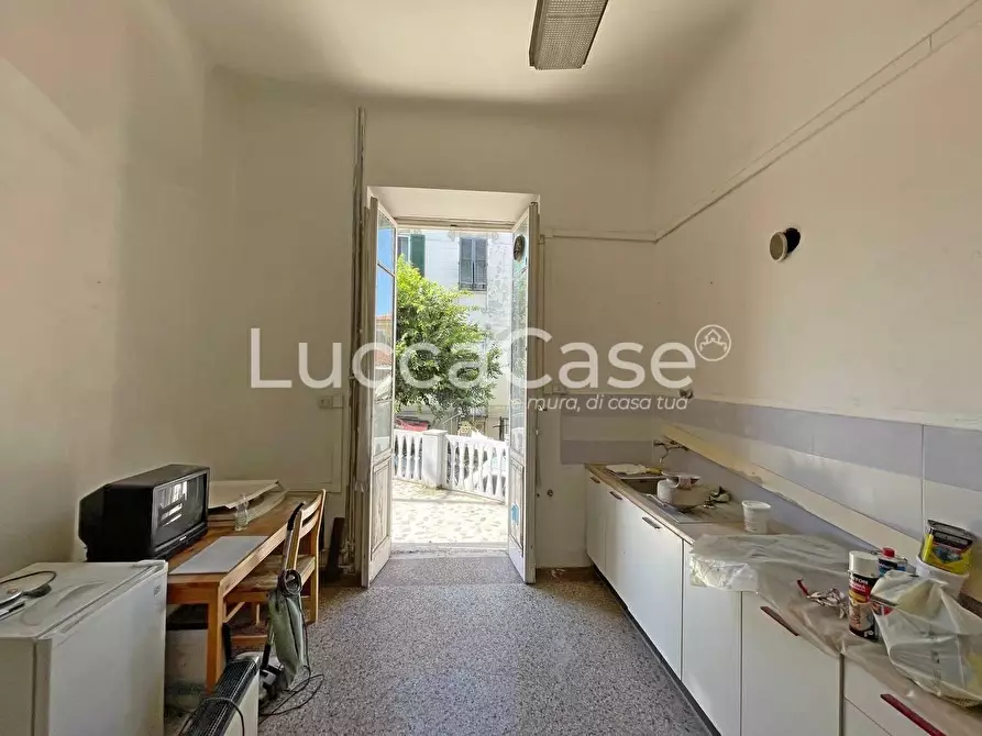 Immagine 3 di Casa indipendente in vendita  a Lucca