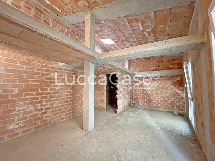 Immagine 22 di Casa indipendente in vendita  a Lucca