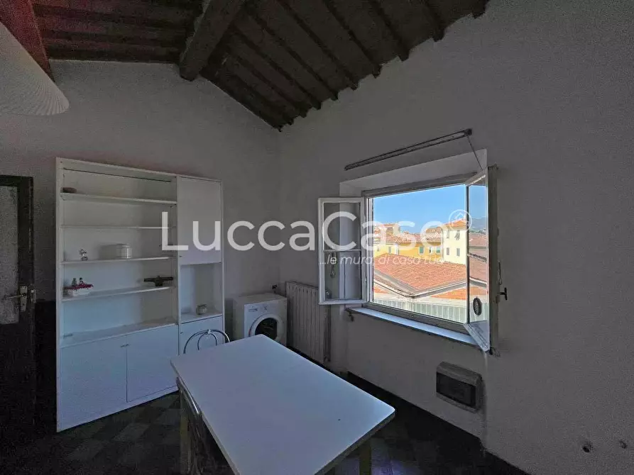 Immagine 2 di Casa indipendente in vendita  a Lucca