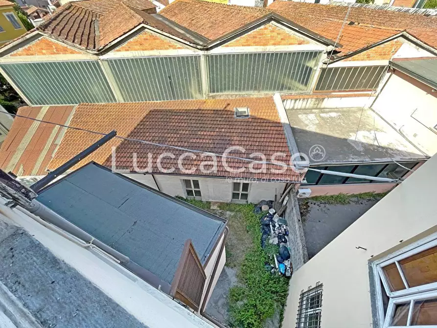 Immagine 35 di Casa indipendente in vendita  a Lucca