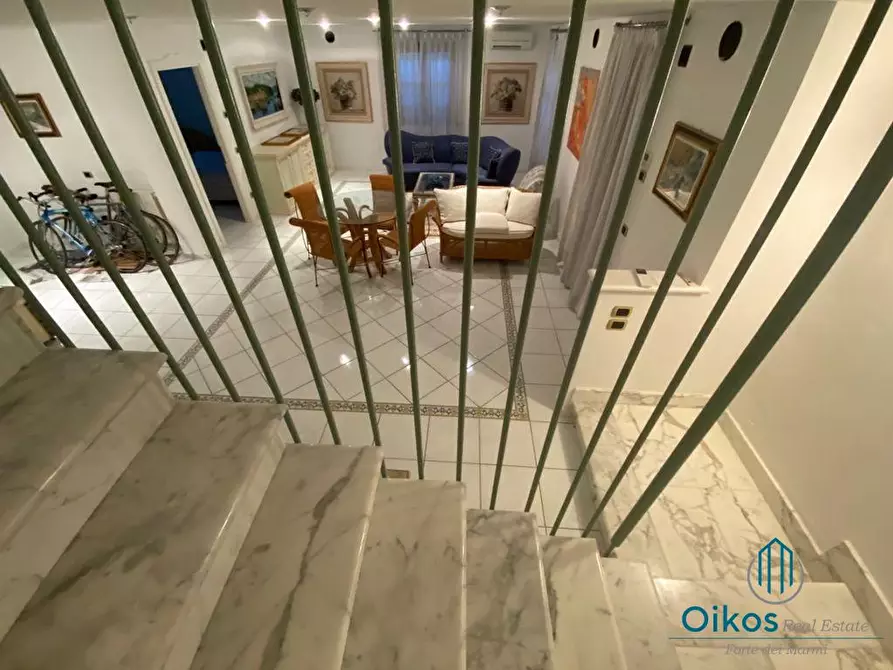 Immagine 12 di Villa in vendita  a Forte Dei Marmi