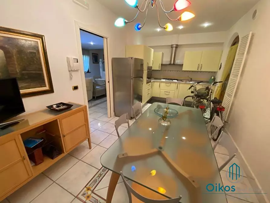 Immagine 3 di Villa in vendita  a Forte Dei Marmi