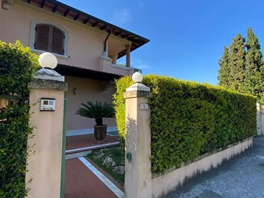 Immagine 30 di Villa in vendita  a Forte Dei Marmi