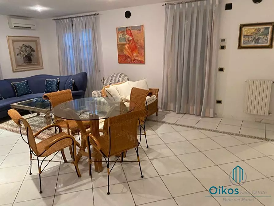 Immagine 7 di Villa in vendita  a Forte Dei Marmi