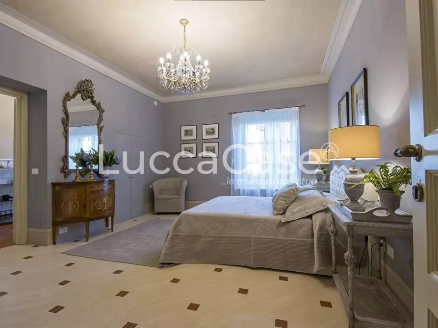 Immagine 20 di Villa in vendita  a Lucca