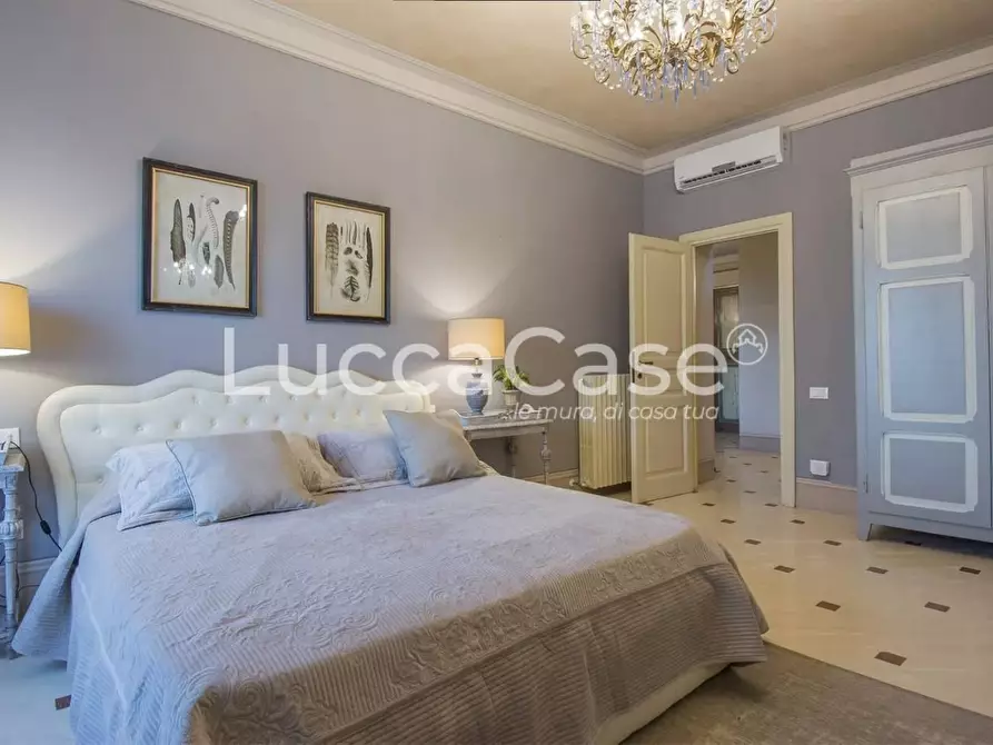 Immagine 22 di Villa in vendita  a Lucca