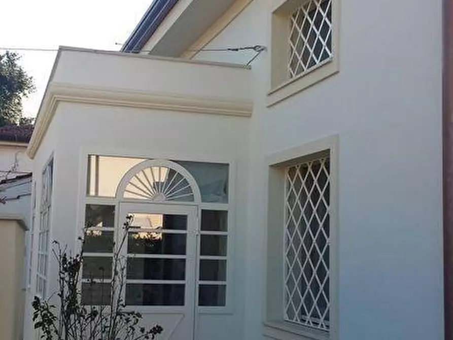 Immagine 24 di Casa bifamiliare in affitto  a Forte Dei Marmi