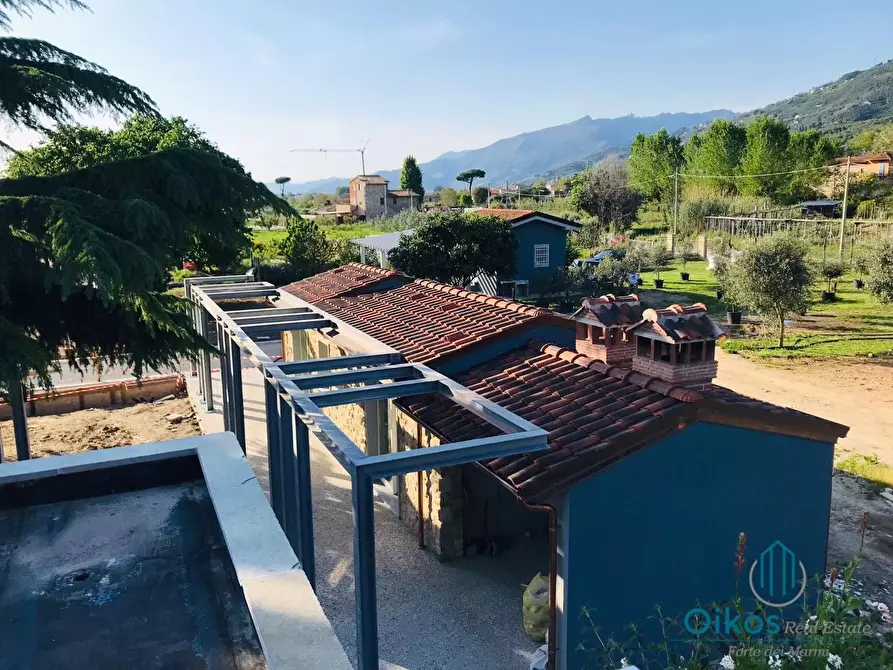 Immagine 19 di Villa in vendita  a Pietrasanta