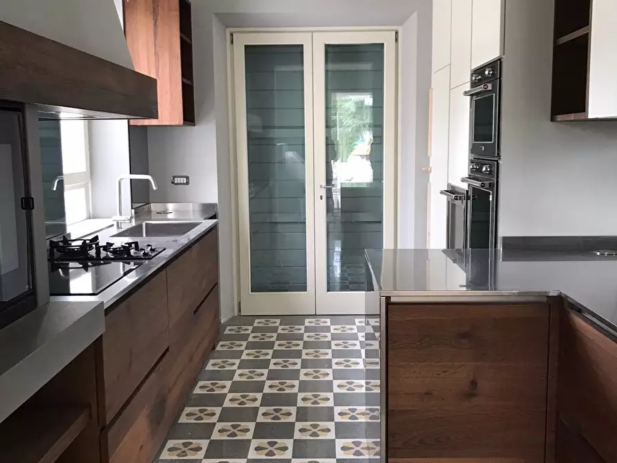 Immagine 15 di Villa in vendita  a Pietrasanta