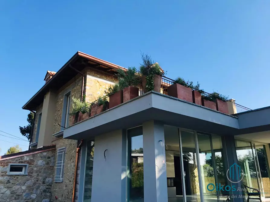 Immagine 5 di Villa in vendita  a Pietrasanta