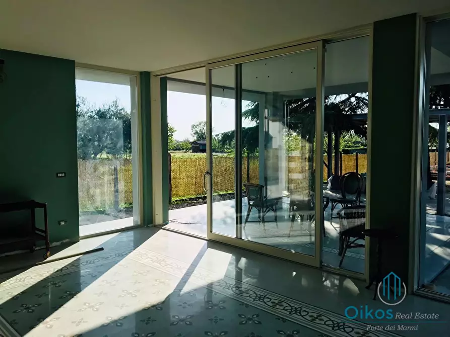 Immagine 12 di Villa in vendita  a Pietrasanta