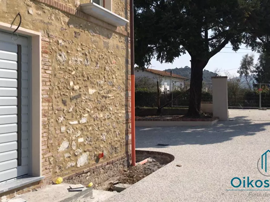 Immagine 7 di Villa in vendita  a Pietrasanta
