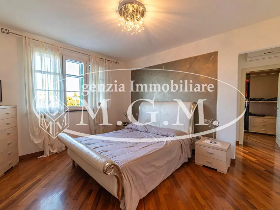 Immagine 15 di Villa in vendita  a Santa Maria A Monte