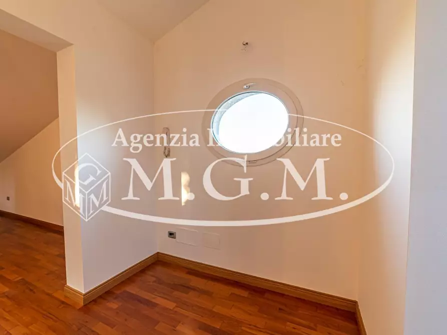 Immagine 30 di Villa in vendita  a Santa Maria A Monte