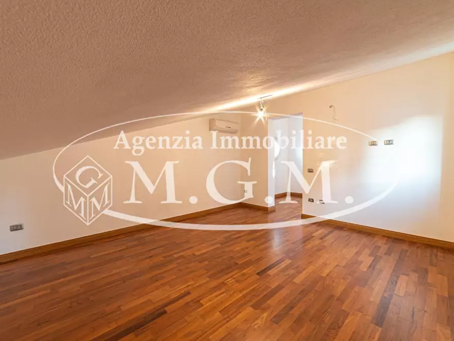 Immagine 29 di Villa in vendita  a Santa Maria A Monte