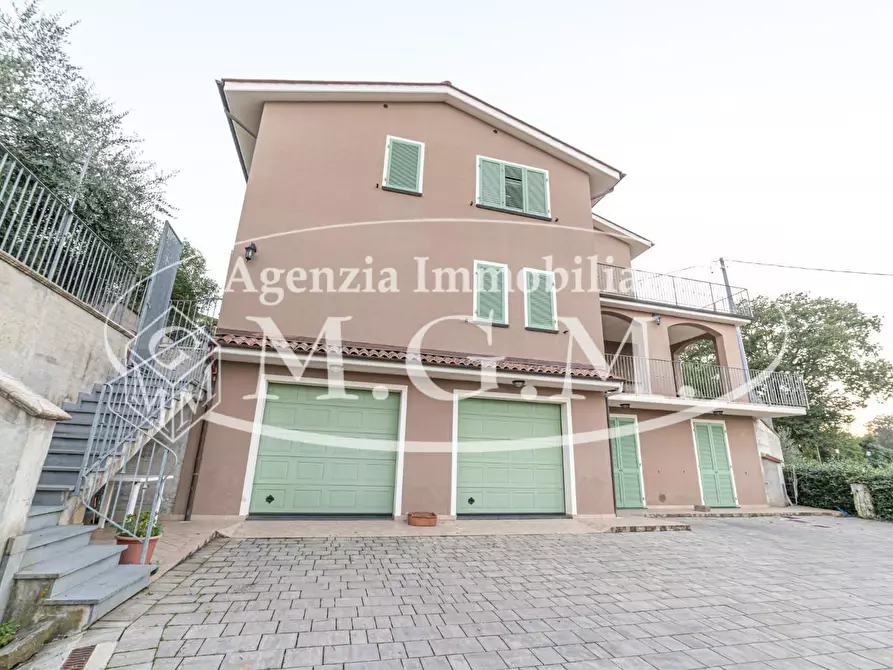 Immagine 1 di Villa in vendita  a Santa Maria A Monte