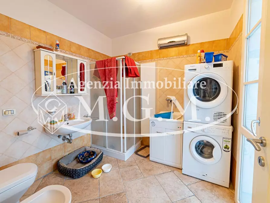 Immagine 37 di Villa in vendita  a Santa Maria A Monte