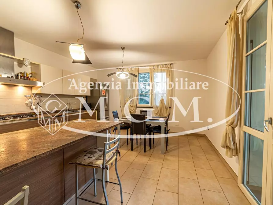 Immagine 4 di Villa in vendita  a Santa Maria A Monte