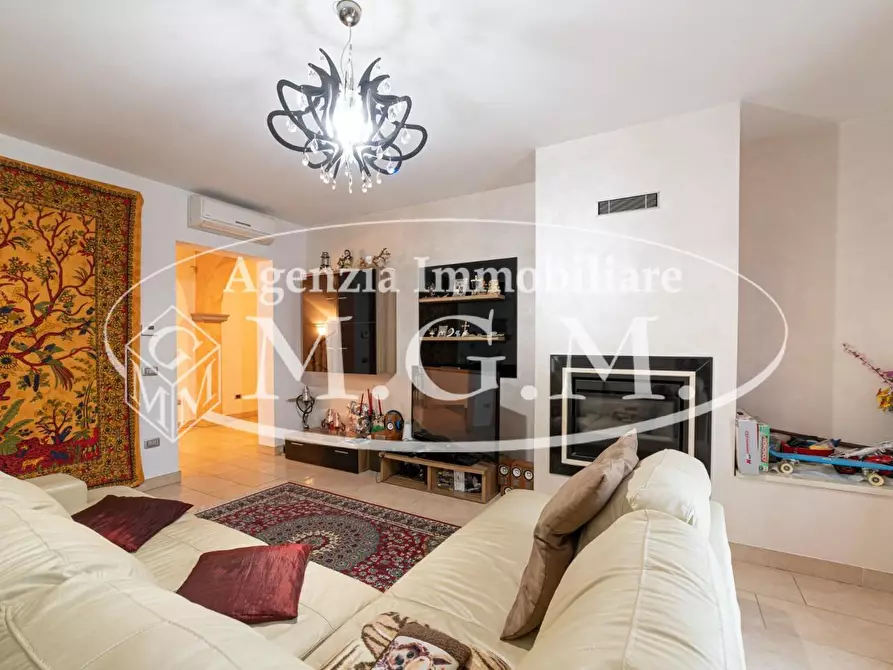 Immagine 2 di Villa in vendita  a Santa Maria A Monte