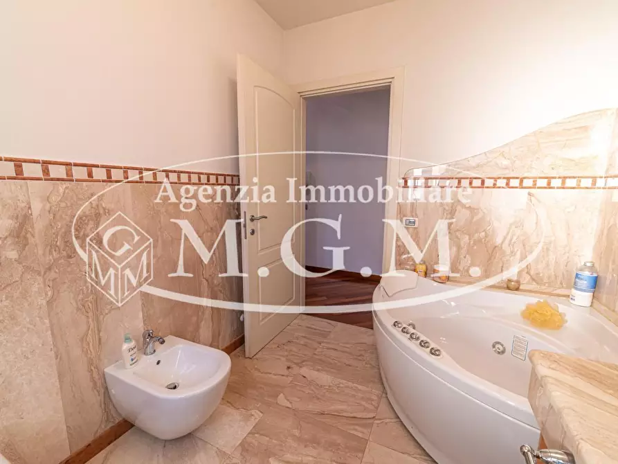 Immagine 14 di Villa in vendita  a Santa Maria A Monte