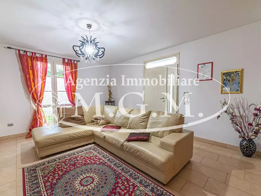 Immagine 3 di Villa in vendita  a Santa Maria A Monte