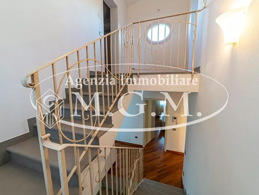 Immagine 11 di Villa in vendita  a Santa Maria A Monte