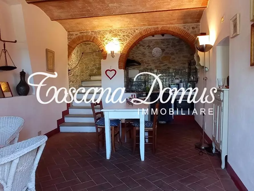 Immagine 21 di Casa colonica in vendita  a Castellina In Chianti