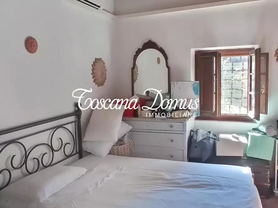 Immagine 23 di Casa colonica in vendita  a Castellina In Chianti