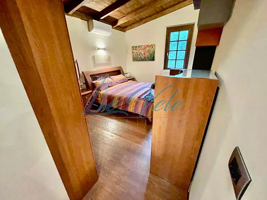 Immagine 6 di Appartamento in vendita  a Massa