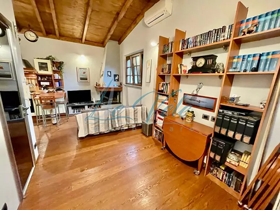 Immagine 4 di Appartamento in vendita  a Massa