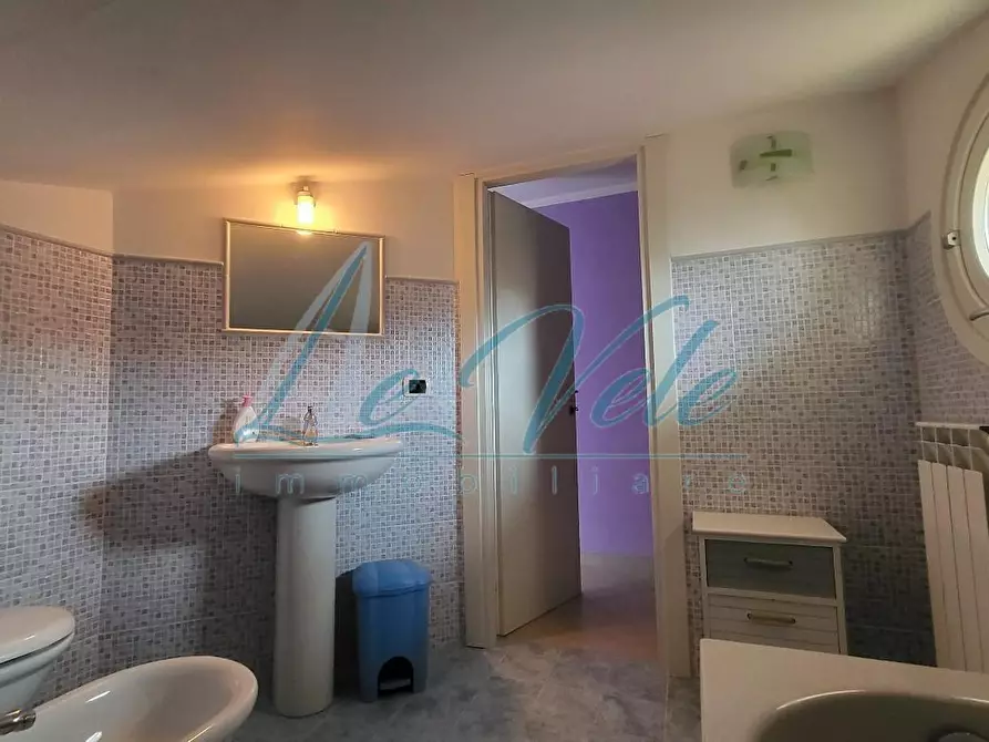 Immagine 4 di Appartamento in vendita  a Massa