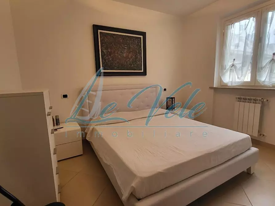 Immagine 10 di Appartamento in vendita  a Massa