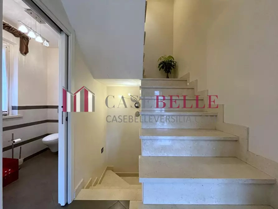 Immagine 15 di Villetta a schiera in vendita  a Massa