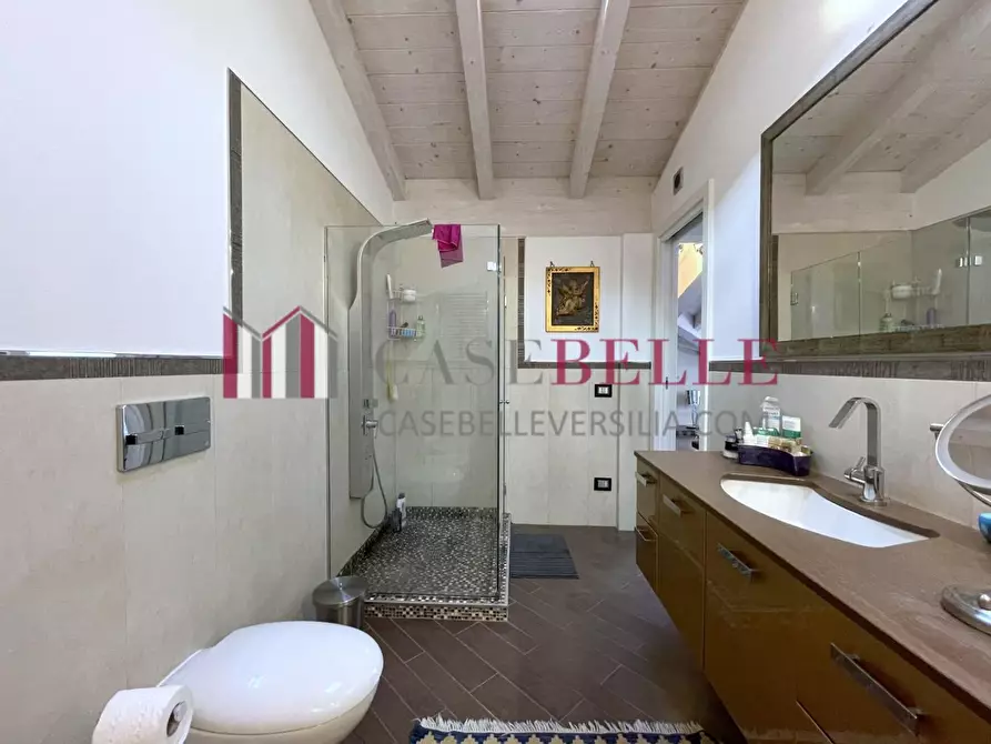 Immagine 59 di Villetta a schiera in vendita  a Massa