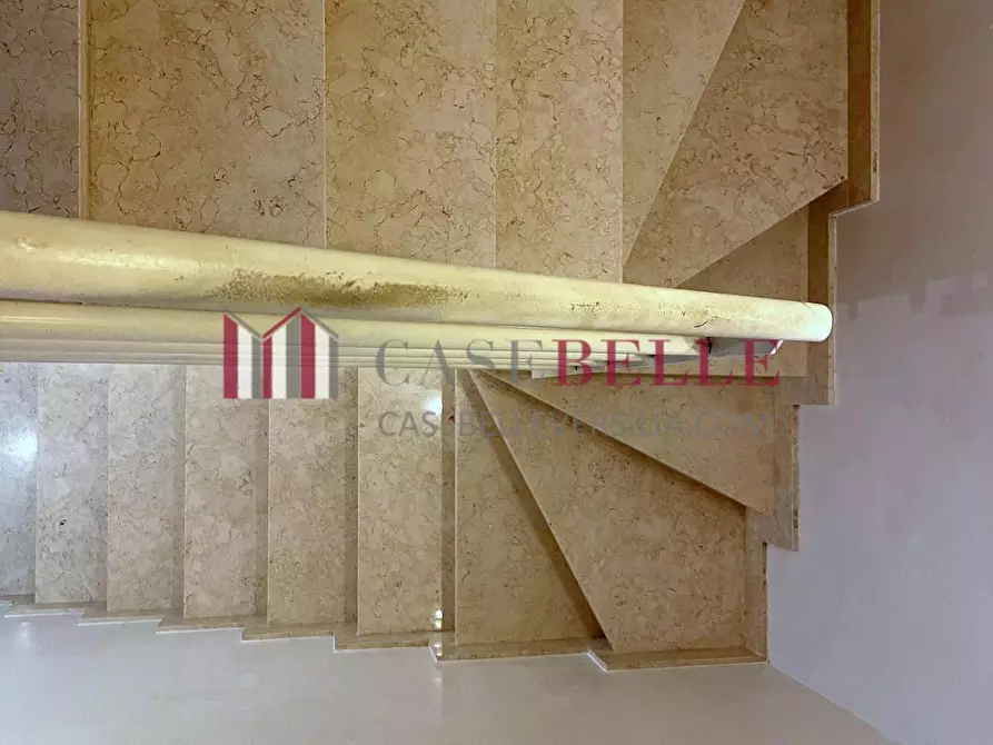 Immagine 60 di Villetta a schiera in vendita  a Massa