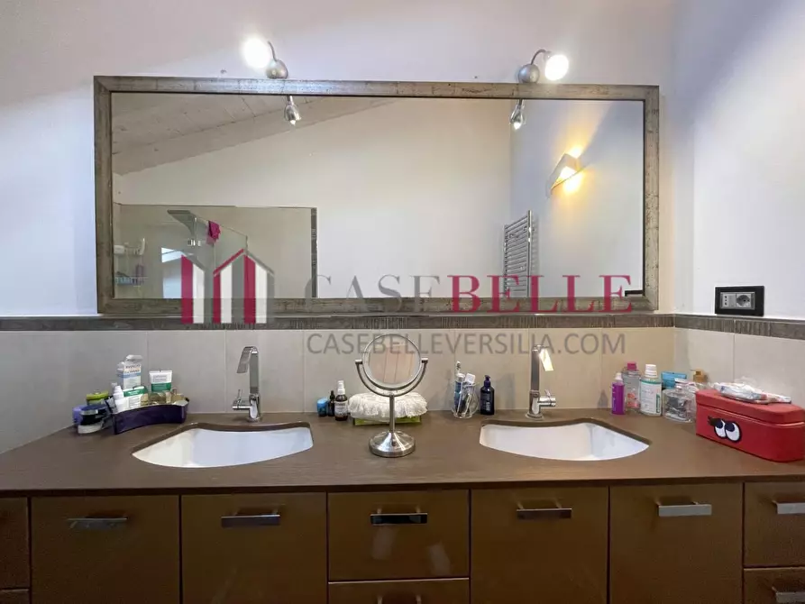 Immagine 57 di Villetta a schiera in vendita  a Massa