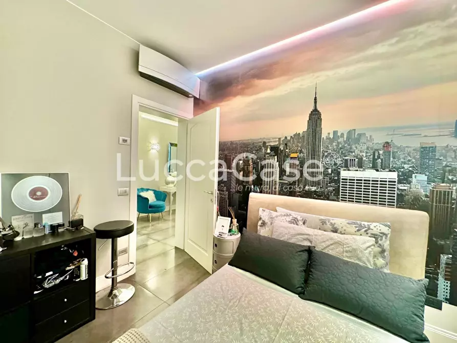 Immagine 30 di Appartamento in vendita  a Lucca