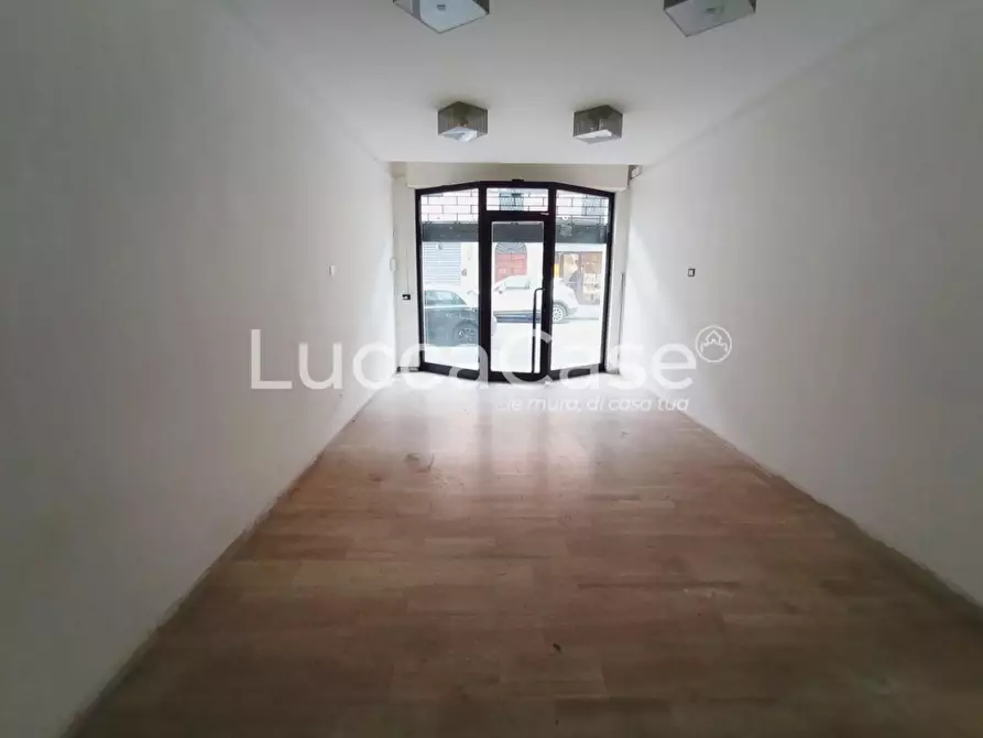 Immagine 2 di Locale commerciale in affitto  a Altopascio