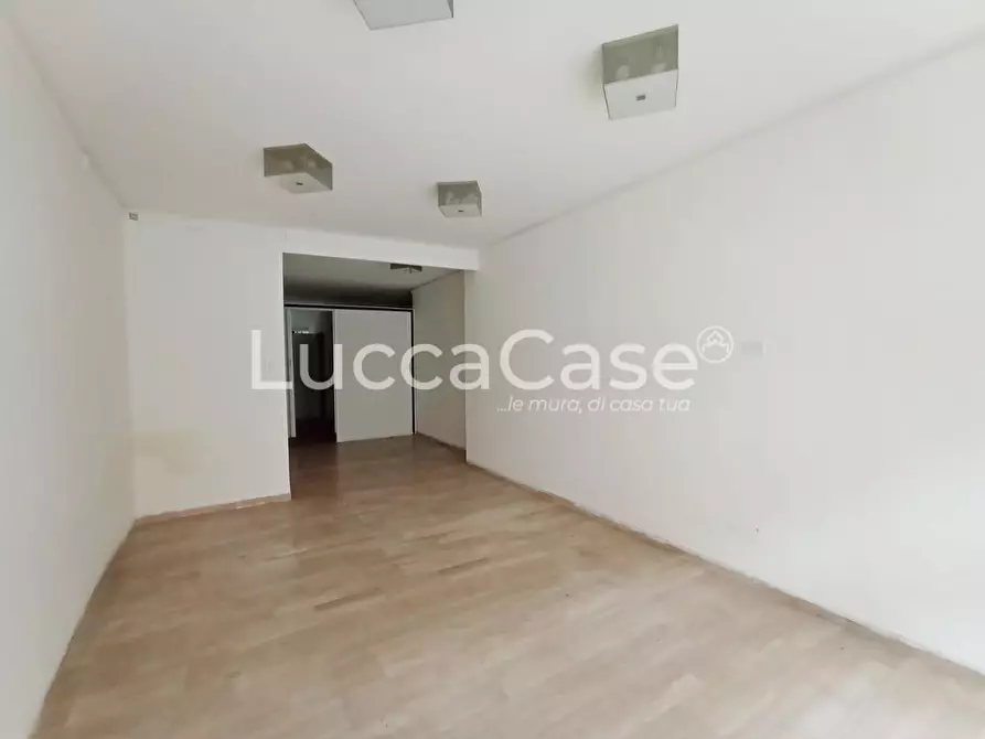 Immagine 3 di Locale commerciale in affitto  a Altopascio