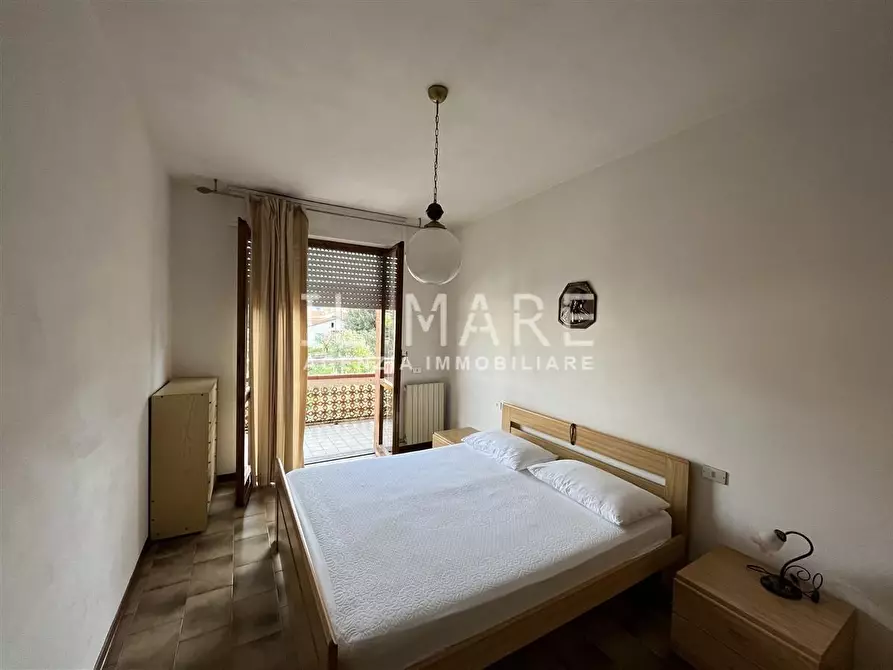 Immagine 5 di Appartamento in vendita  a Massa