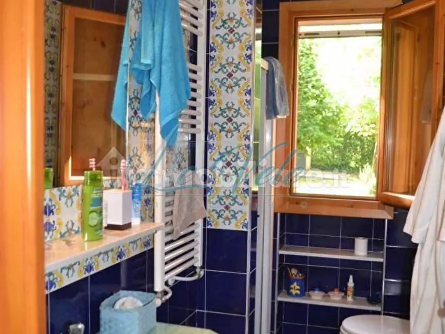 Immagine 12 di Casa bifamiliare in vendita  a Massa