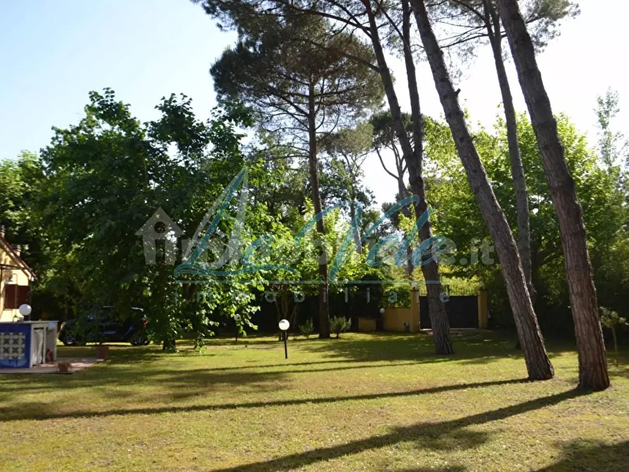 Immagine 16 di Casa bifamiliare in vendita  a Massa