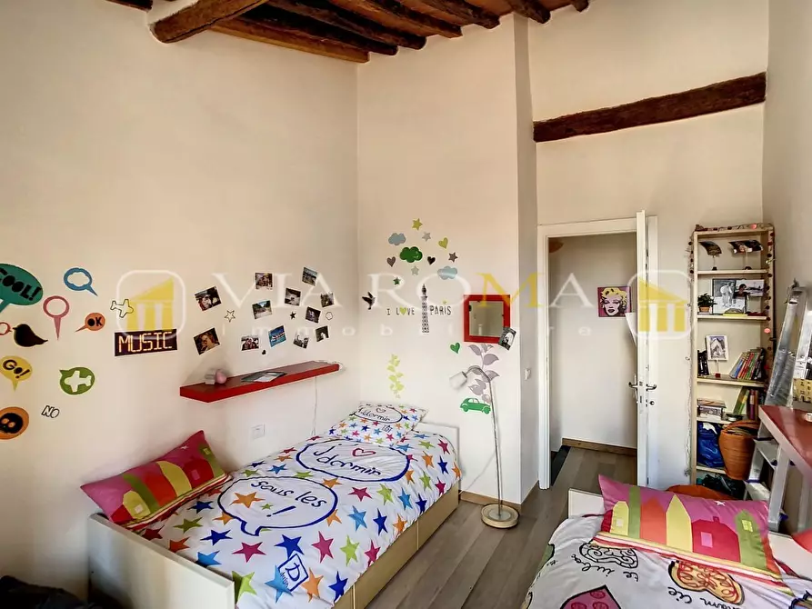 Immagine 21 di Appartamento in vendita  a Lucca