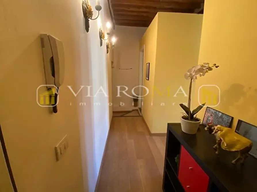 Immagine 7 di Appartamento in vendita  a Lucca