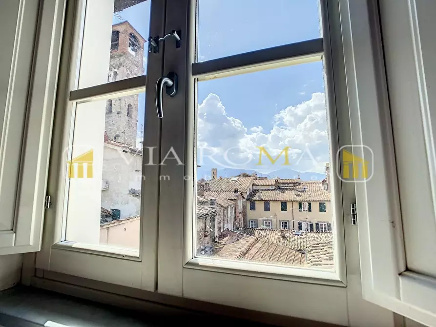 Immagine 26 di Appartamento in vendita  a Lucca