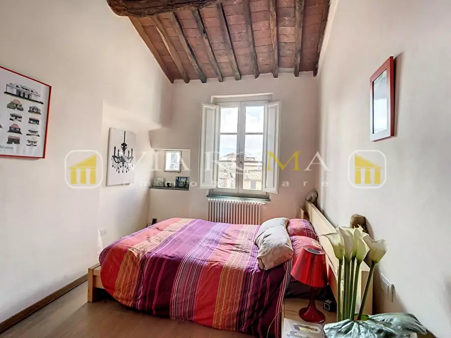 Immagine 24 di Appartamento in vendita  a Lucca