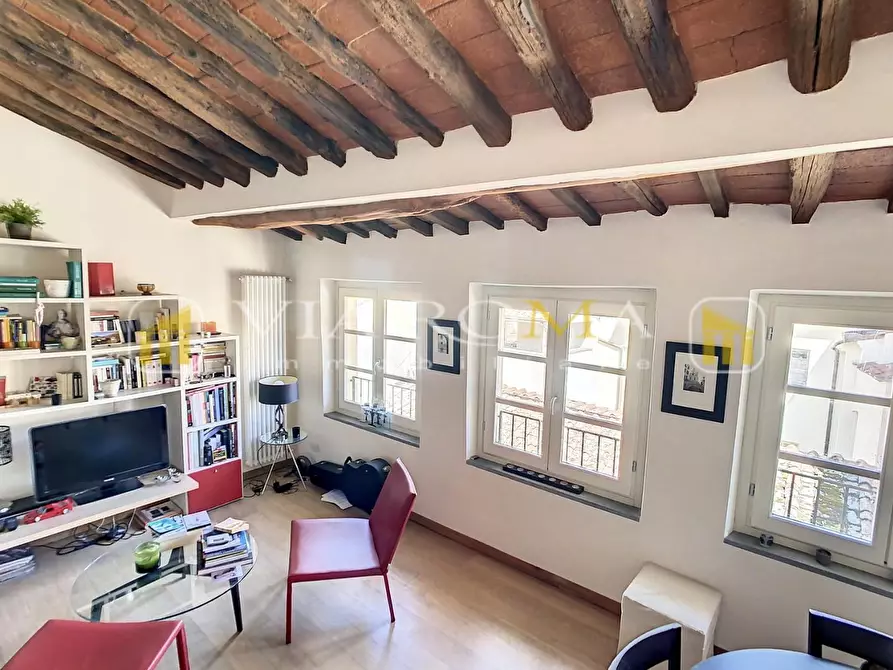 Immagine 45 di Appartamento in vendita  a Lucca