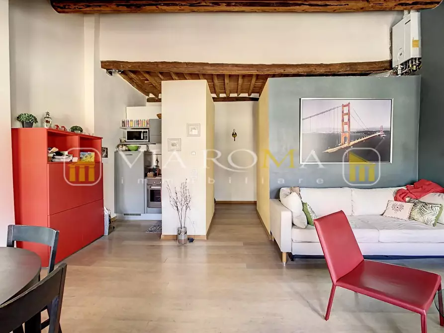 Immagine 40 di Appartamento in vendita  a Lucca