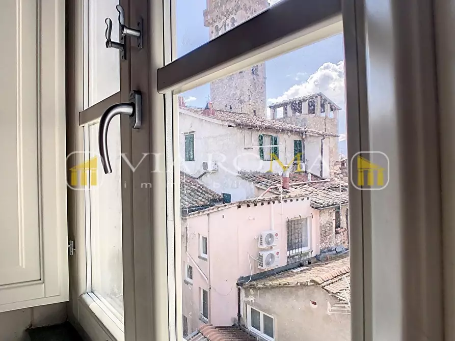 Immagine 22 di Appartamento in vendita  a Lucca
